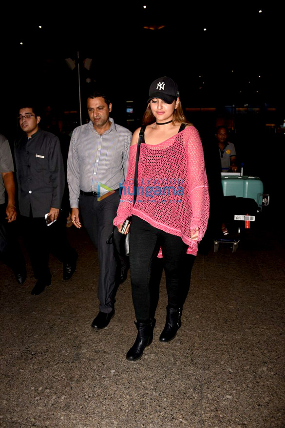sonakshi sinha arrives from usa 1