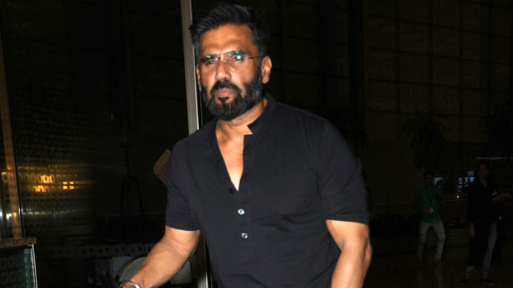 Suniel Shetty SPOTTED At The Airport Leaving For IIFA New York 2017 Suniel Shetty SPOTTED At The Airport Leaving For IIFA New York 2017