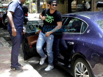 Sushant Singh Rajput snapped while entering a meeting in Bandra