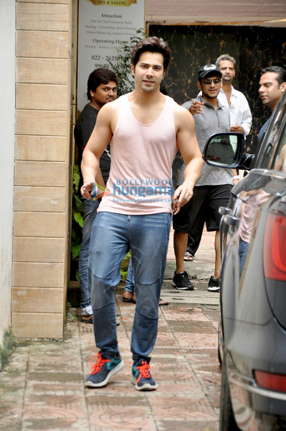 the gen next superstar varun dhawan snapped while working out at the gym 2
