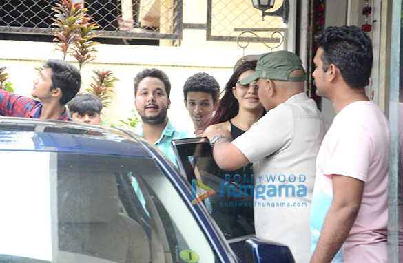 the sensational jacqueline fernandez snapped post her rehearsals in bandra 4