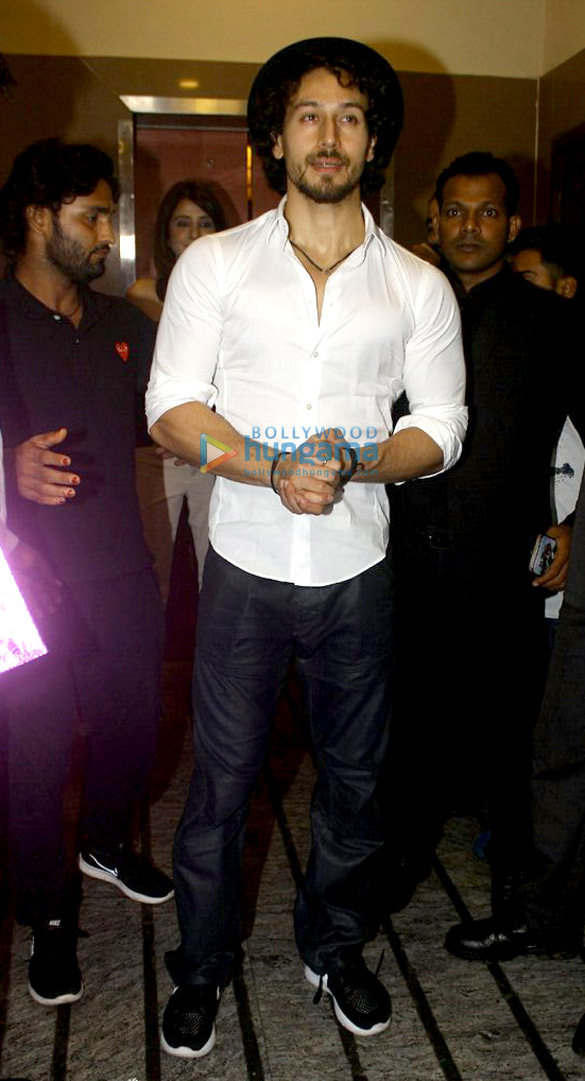 tiger shroff nidhhi agerwal and many more at munna michael screening 5