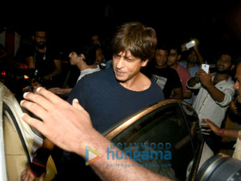 Shah Rukh Khan snapped post dubbing in Bandra