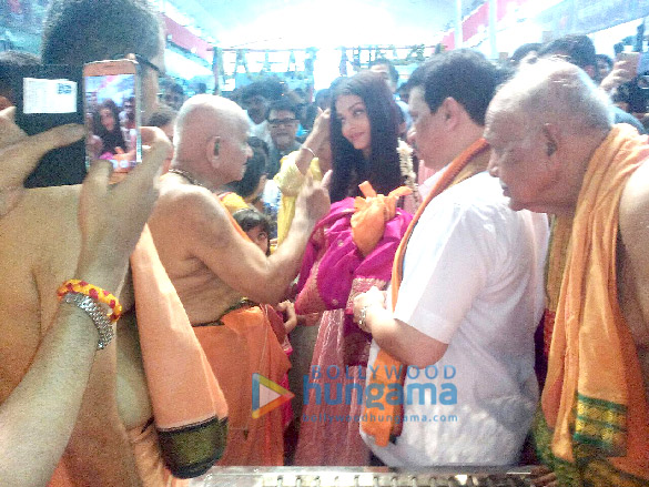 Aishwarya Rai Bachchan and Sachin Tendulkar family visits the GSB Ganesha in Wadala Aishwarya Rai Bachchan and Sachin Tendulkar family visits the GSB Ganesha in Wadala