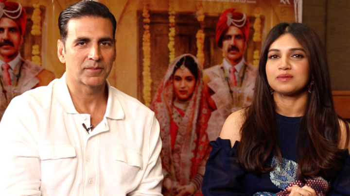 Akshay Kumar & Bhumi Pednekar DISCUSS The HILARIOUS ‘Badtemeez Kehlo’ Scene From Toilet: Ek Prem Katha Akshay Kumar & Bhumi Pednekar DISCUSS The HILARIOUS ‘Badtemeez Kehlo’ Scene From Toilet: Ek Prem Katha