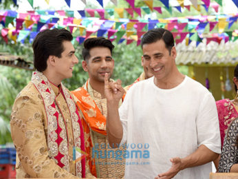 Akshay Kumar and Bhumi Pednekar promote their film 'Toilet – Ek Prem Katha' on Yeh Rishta Kya Kehlata Hai