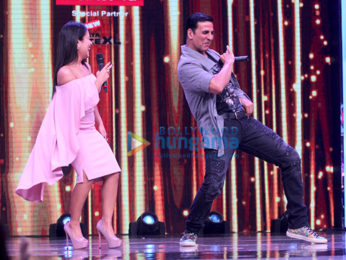 Akshay Kumar promotes 'Toilet – Ek Prem Katha' on Amul Sa Re Ga Ma Pa Li'l Champs