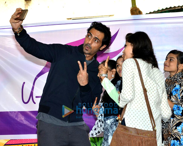 arjun rampal unveils a new song for movie daddy at dagdi chawl11 2
