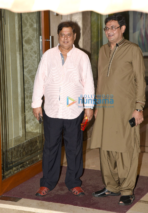 bollywood celebs visit sanjay dutts residence 10