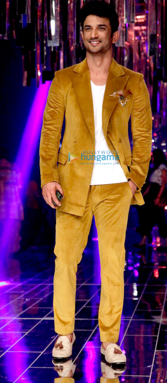 celebs grace manish malhotras show for lfw 2017 15