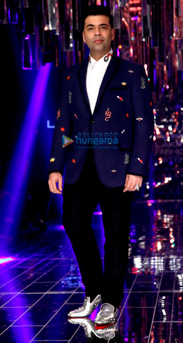 celebs grace manish malhotras show for lfw 2017 19