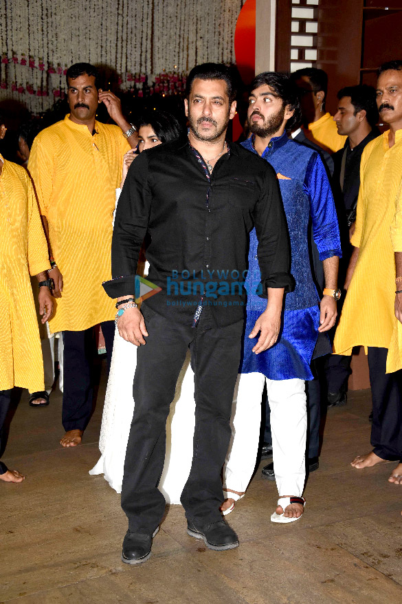 celebs grace at ambanis house for ganesh chaturthi 22