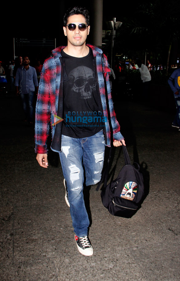 Celebs snapped at the airport
