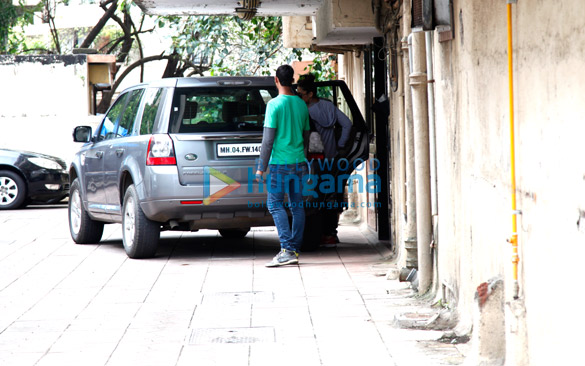 huma qureshi snapped post her yoga session 4