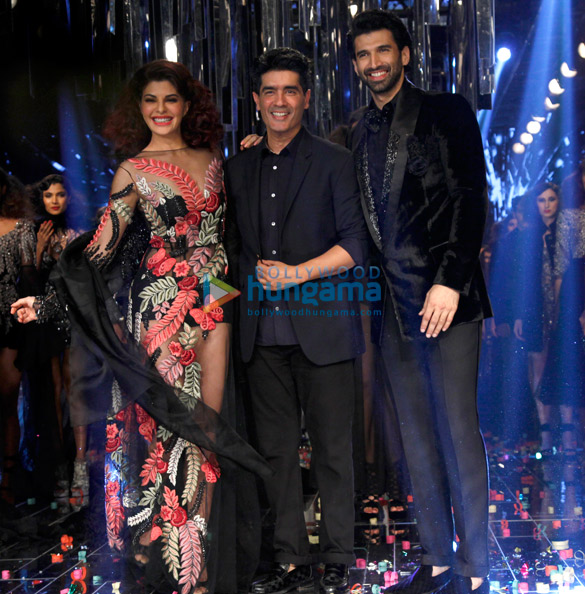 jacqueline aditya roy walk for manish malhotra at lfw 2