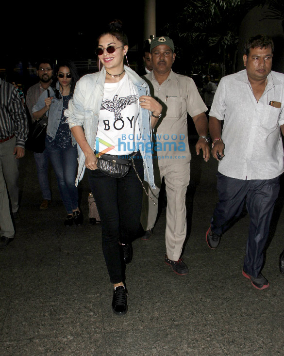 jacqueline fernandez spotted at the airport 5
