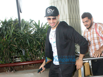 Jacqueline Fernandez, Sidharth Malhotra, Ileana D'Cruz and Kanika Kapoor snapped at the airport