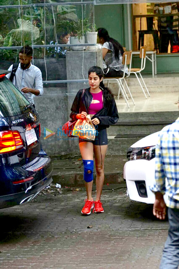 Jhanvi Kapoor snapped at The Kitchen Garden Jhanvi Kapoor snapped at The Kitchen Garden