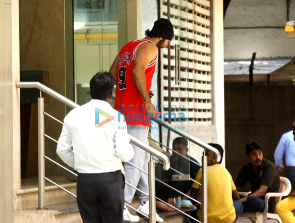 ranbir kapoor snapped post rehearsals in bandra 3