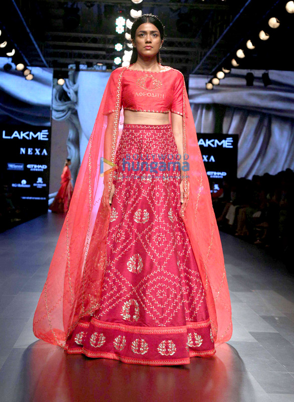 saiyami kher walks the ramp for designer nachiket barve at the lakme fashion week 2017 1