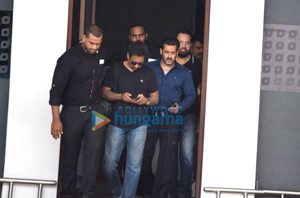 salman khan arrives in mumbai from jaipur 2