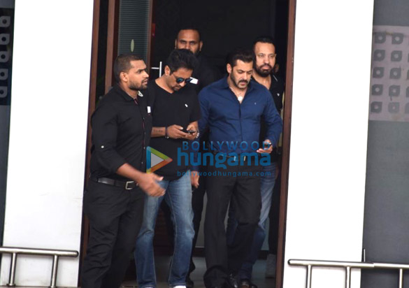 salman khan arrives in mumbai from jaipur 5