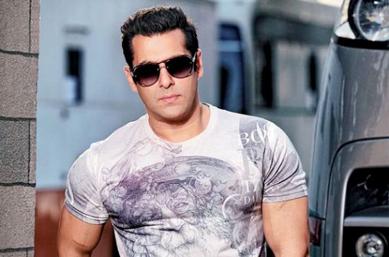 Salman Khan is back again on Bigg Boss Season 11 Salman Khan is back again on Bigg Boss Season 11