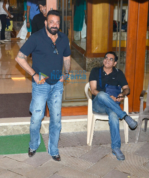 sanjay dutt snapped at his house in bandra with sujoy ghosh 3