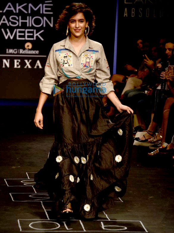 sanya malhotra walks the ramp for the miraki project at lakme fashion week 2017 3