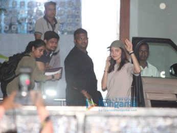Shah Rukh Khan, Anushka Sharma & Imtiaz Ali depart for Delhi to promote 'Jab Harry Met Sejal'