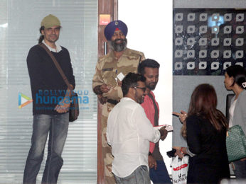 Shah Rukh Khan, Anushka Sharma & Imtiaz Ali depart for Delhi to promote 'Jab Harry Met Sejal'