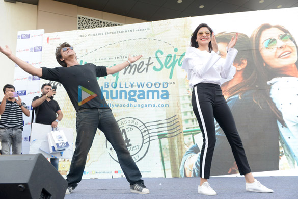 shah rukh khan anushka sharma and imtiaz ali promote their film jab harry met sejal at sgt university in delhi 1