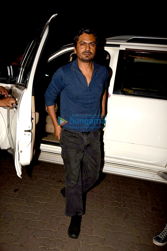 shah rukh sushant singh kriti sanon grace rohini iyers birthday bash 35