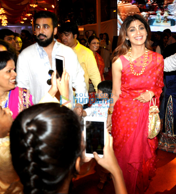 shilpa shetty and family snapped at isckon janmashtami celebration 3