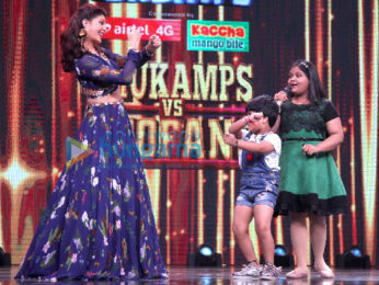 Sidharth Malhotra and Jacqueline Fernandez grace Sa Re Ga Ma Pa Li'l Champs only on Zee TV