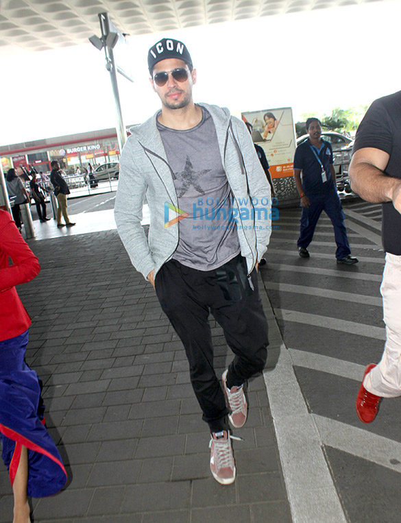 sidharth malhotra snapped as he leaves to promote his film a gentleman in pune 3