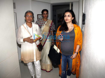 Soha Ali Khan graces a fundraiser exhibition at Out of The Blue, Bandra