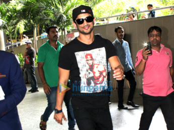 Sushant Singh Rajput and Kriti Sanon snapped at the airport