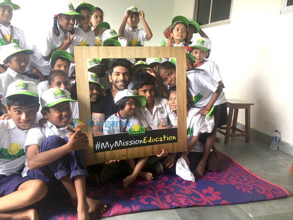 taaha shah snapped visiting the ngo smile foundation 3