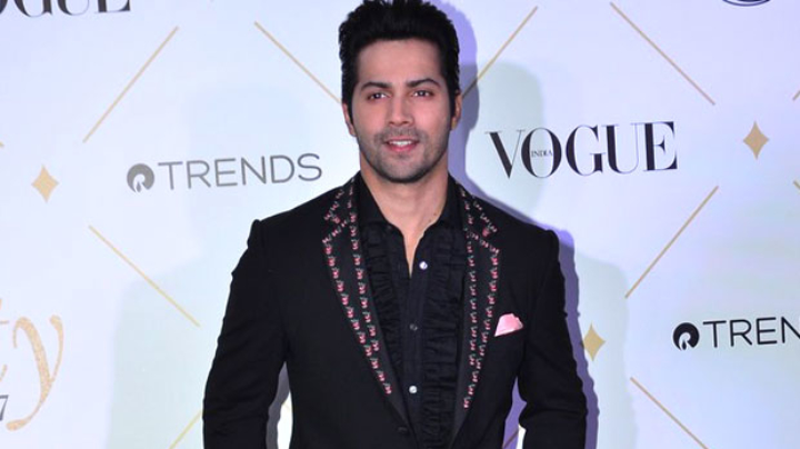 “Aishwarya Rai Is Very BEAUTIFUL”: Varun Dhawan | Vogue Beauty Awards 2017 “Aishwarya Rai Is Very BEAUTIFUL”: Varun Dhawan | Vogue Beauty Awards 2017