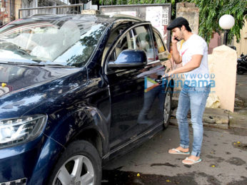 Varun Dhawan snapped post meeting at Shoojit Sircar's office in Juhu