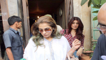 Twinkle Khanna and family snapped at Pali Bhavan