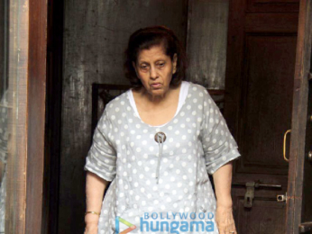Twinkle Khanna and family snapped at Pali Bhavan