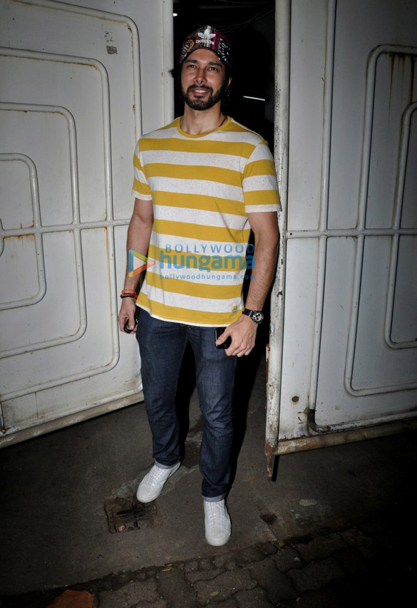 abhishek bachchan snapped post haseena parkar screening 3