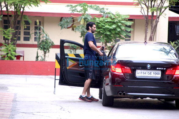 aditya roy kapur snapped at the gym 5