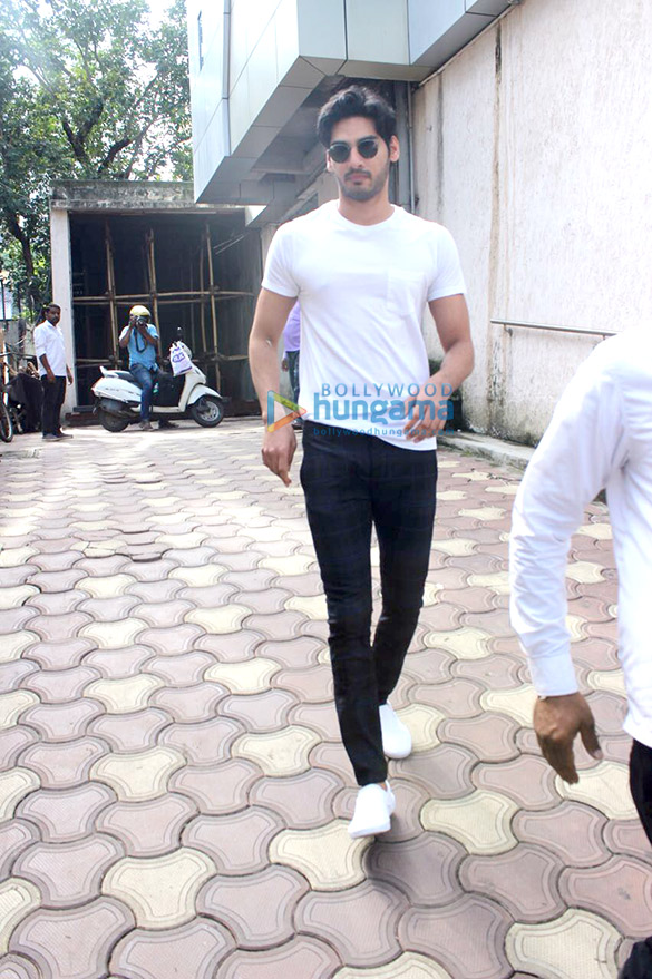 ahaan shetty snapped at a clinic 5