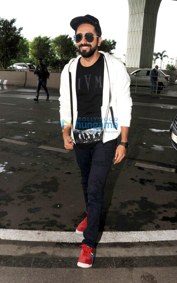 arjun kapoor and ayushmann khurrana snapped at the airport 5