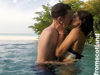 HOT! Bruna Abdullah spotted kissing her husband passionately in Mauritius HOT! Bruna Abdullah spotted kissing her husband passionately in Mauritius