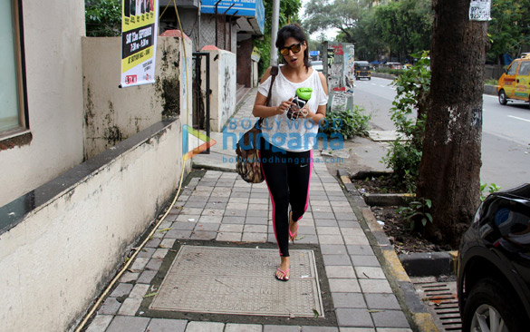 chitrangada singh snapped in bandra 4