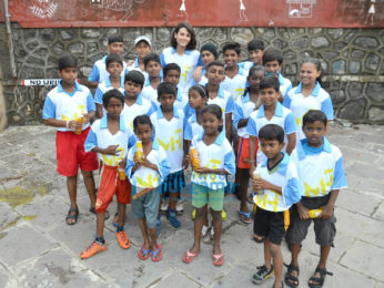 Mandana Karimi snapped with underprivileged kids in Bandra